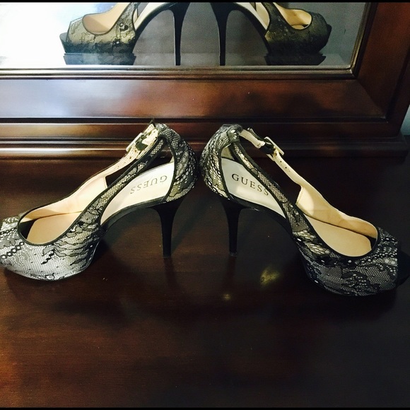 Lace peep toe heels - Picture 3 of 4